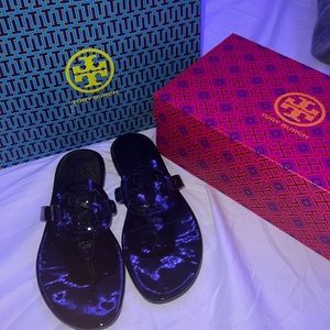 MILLER SOFT SANDAL, PATENT LEATHER, TORY BURCH